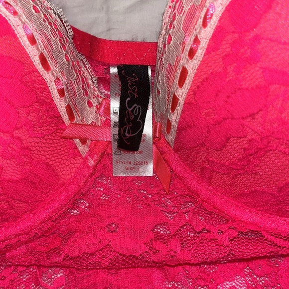 Sexy Lace Lingerie (L) with Thong - Picture 2 of 6